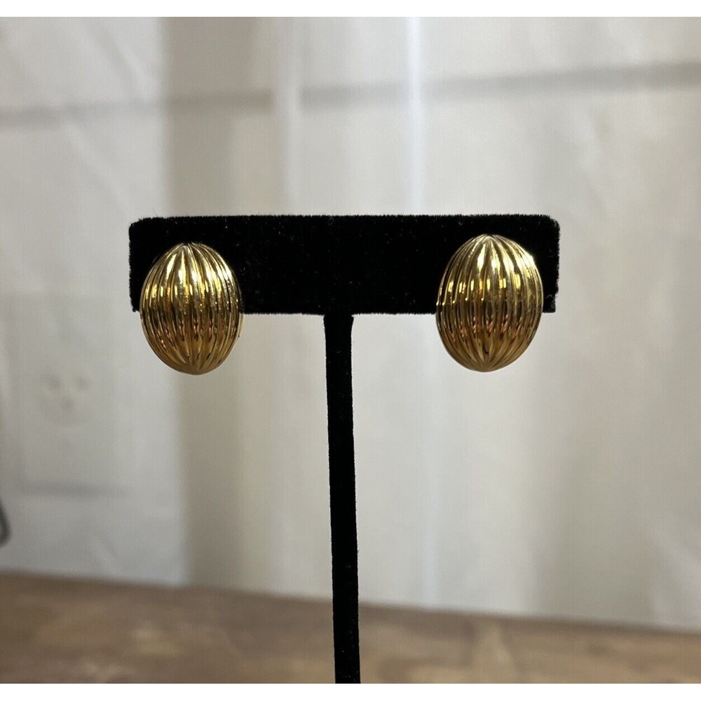 Napier Screw Clip Earrings Vtg Round Ribbed Domed Climber 3/4"